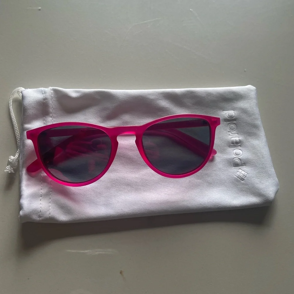 Polaroid Pink Cat-Eye Sunglasses Modern Fashion